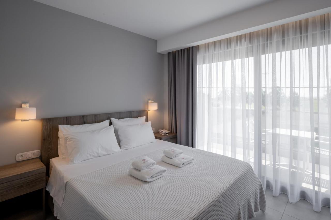Golden Olympus Rooms Paralía Екстериор снимка